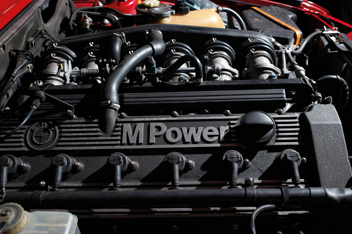 BMW M5 E28 engine