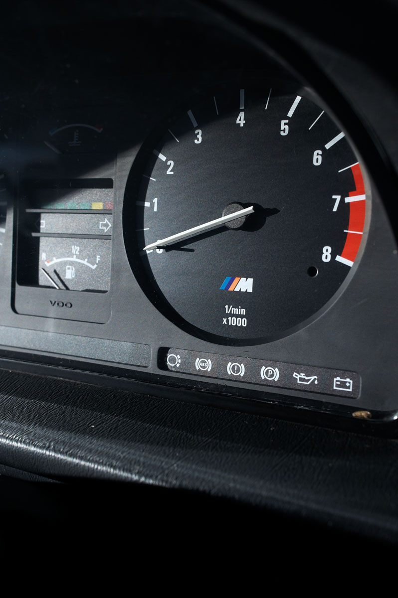BMW M5 E28 rev counter