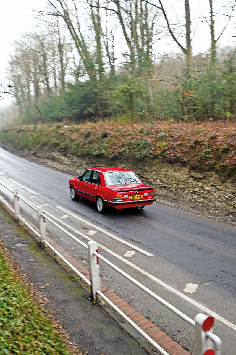 BMW M5 E28