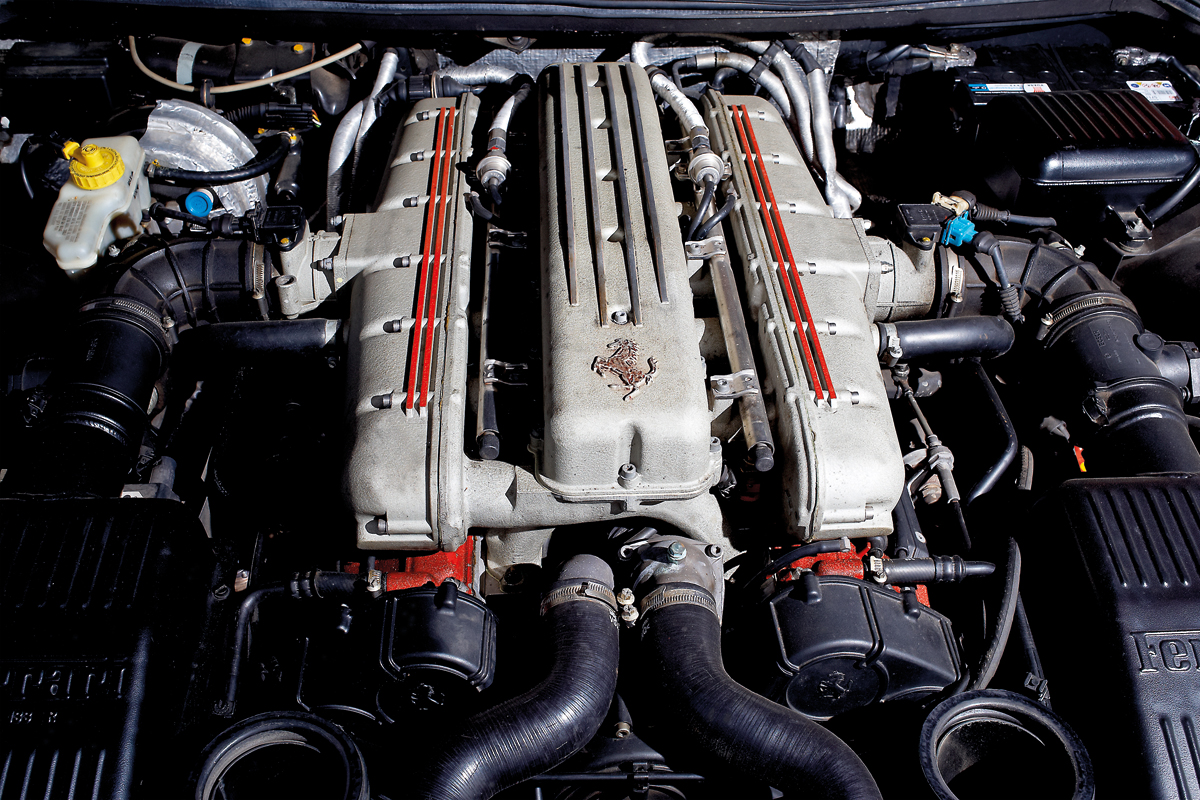 Ferrari 550 Maranello engine