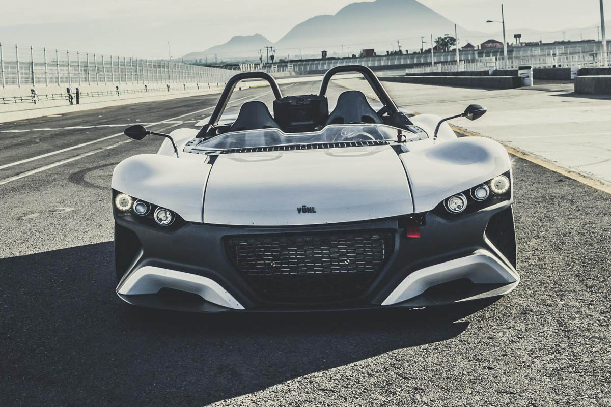 VUHL 05 sports car front