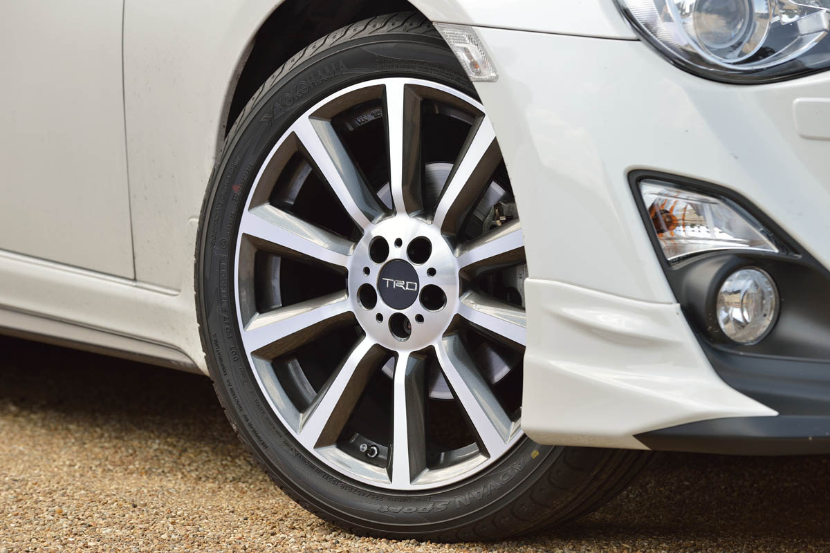 Toyota GT86 TRD 18 inch alloy wheel Yokohama Advan Sport tyre