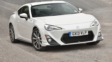Toyota GT86 TRD white front