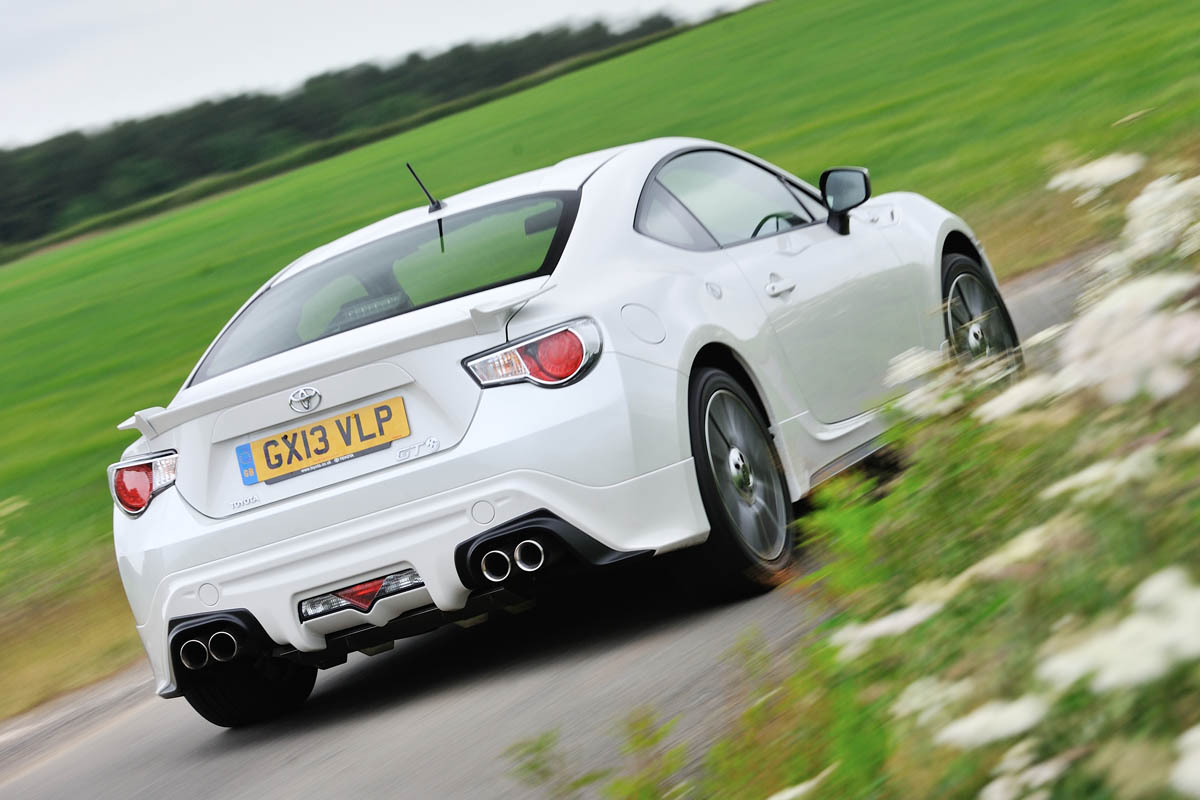 Toyota GT86 TRD rear cornering