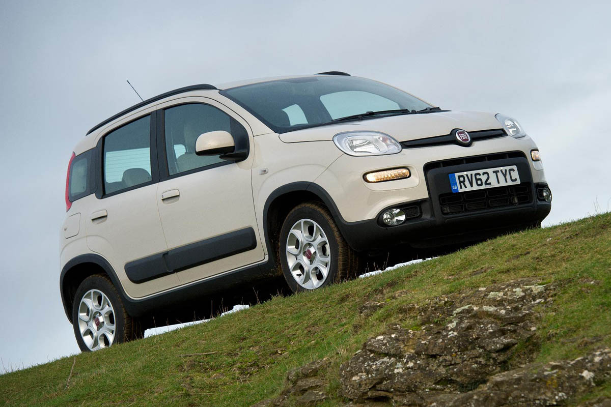2013 Fiat Panda Trekking white front