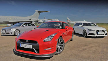 New Audi RS6 v Audi RS4 v Nissan GT-R drag race video