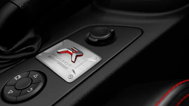 Peugeot RCZ R interior R badge