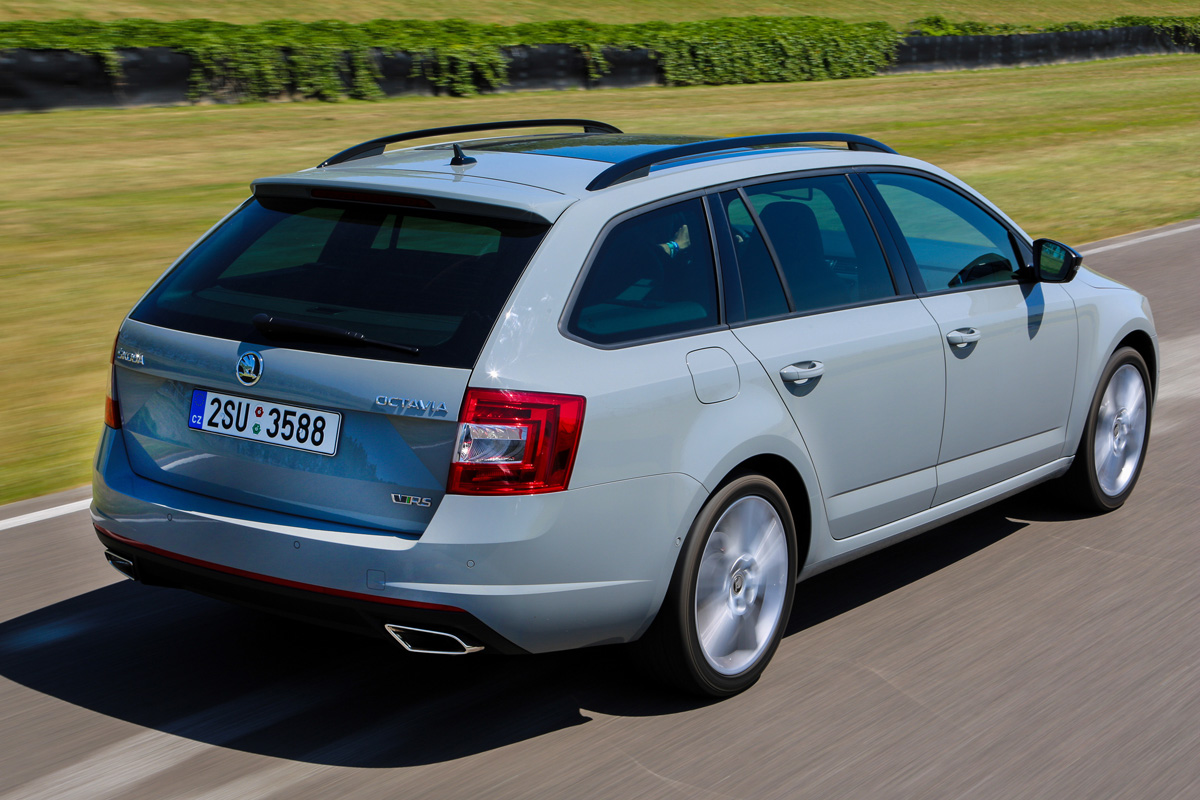 Skoda Octavia vRS estate grey rear
