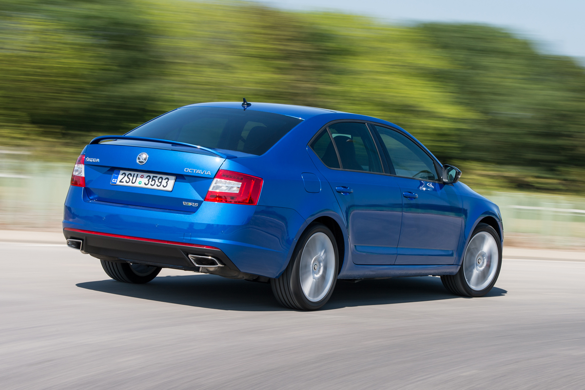 Skoda Octavia vRS blue saloon