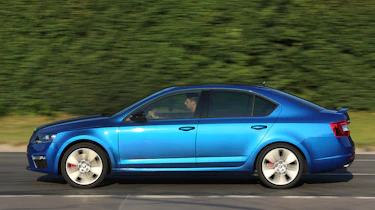 Skoda Octavia vRS blue side profile