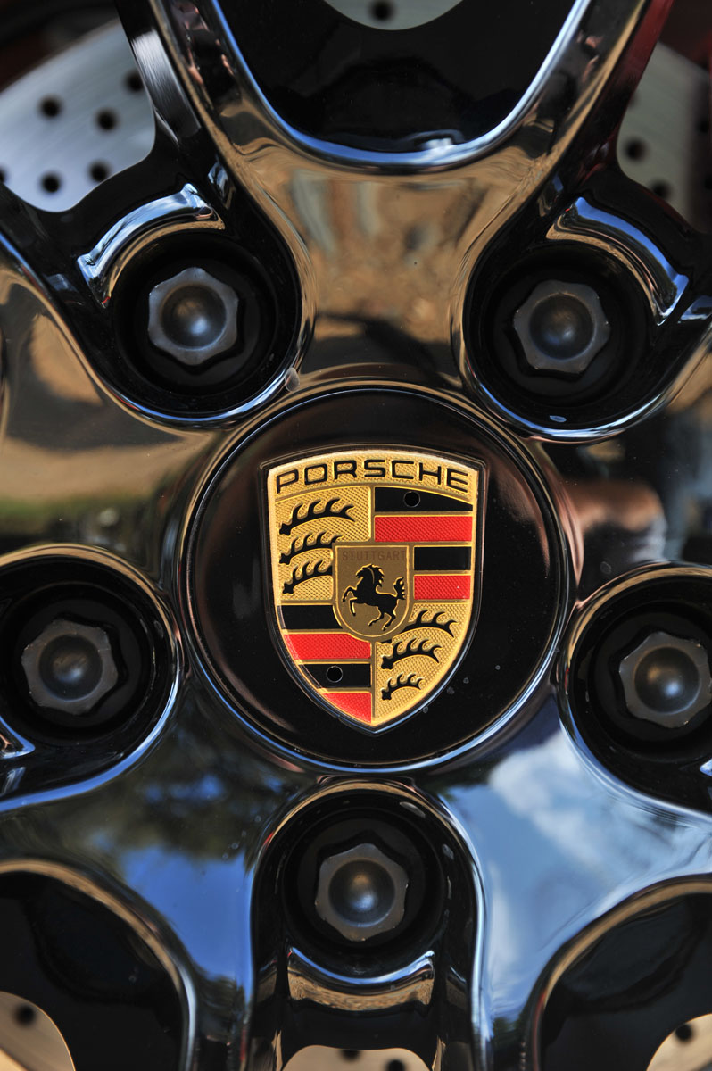 Porsche Boxster S alloy wheel centre
