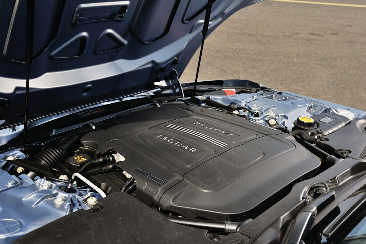 Jaguar F-type V6S engine bay