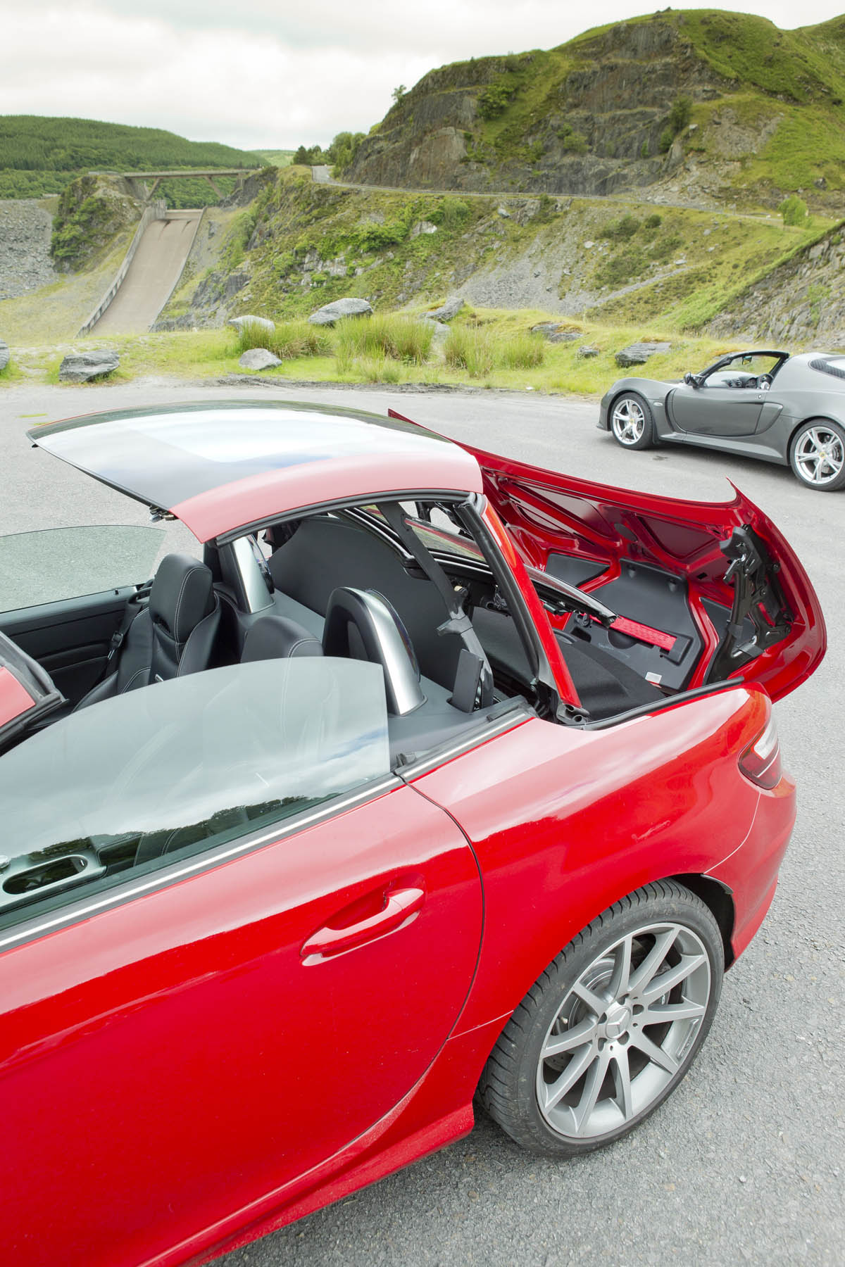 Mercedes SLK55 AMG folding roof