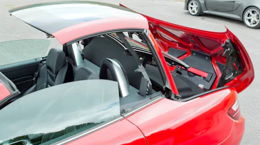 Mercedes SLK55 AMG folding roof