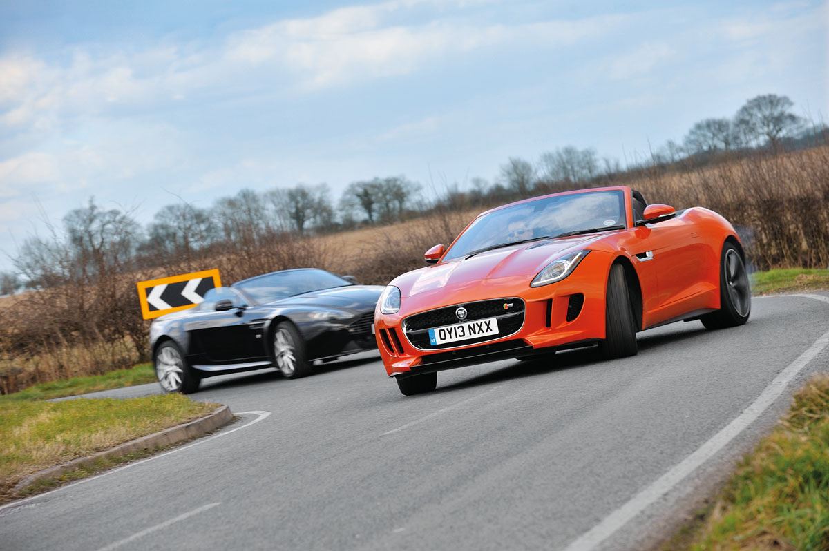 Jaguar F-type V8 S vs Aston Martin V8 Vantage Roadster cornering