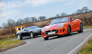 Jaguar F-type V8 S vs Aston Martin V8 Vantage Roadster cornering