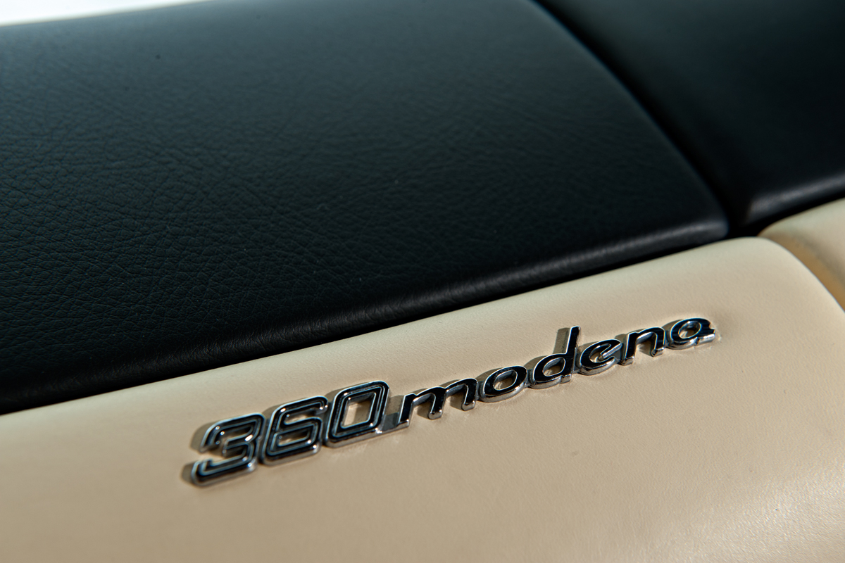 Ferrari 360 Modena dashboard badge