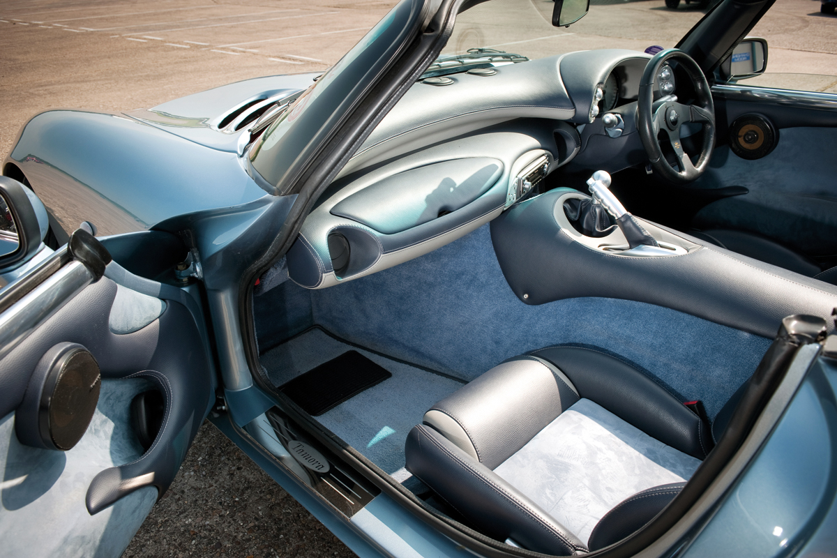 TVR Tamora interior