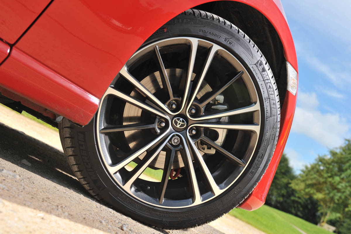 Toyota GT86 alloy wheel
