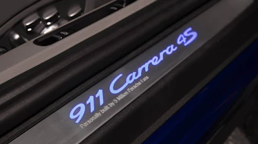Porsche 911 5M Fans Facebook edition light up sill plate