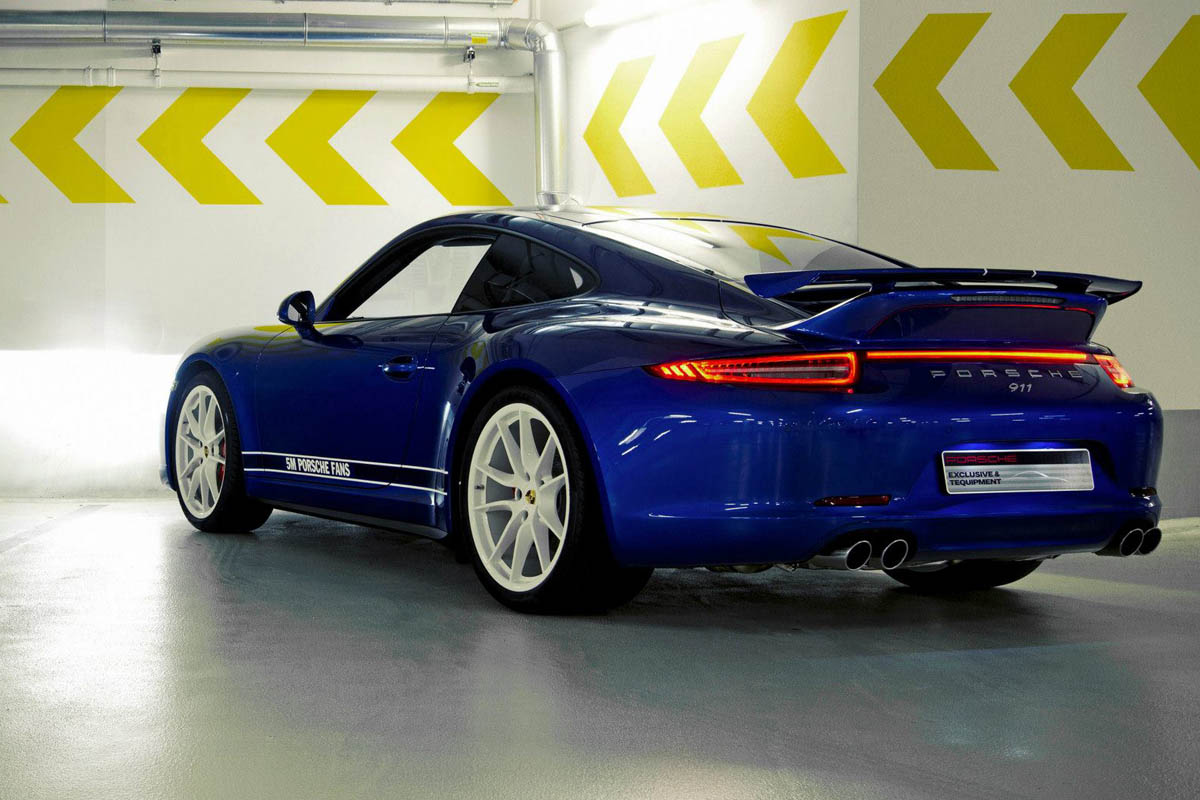 Porsche 911 5M Fans Facebook edition blue rear spoiler