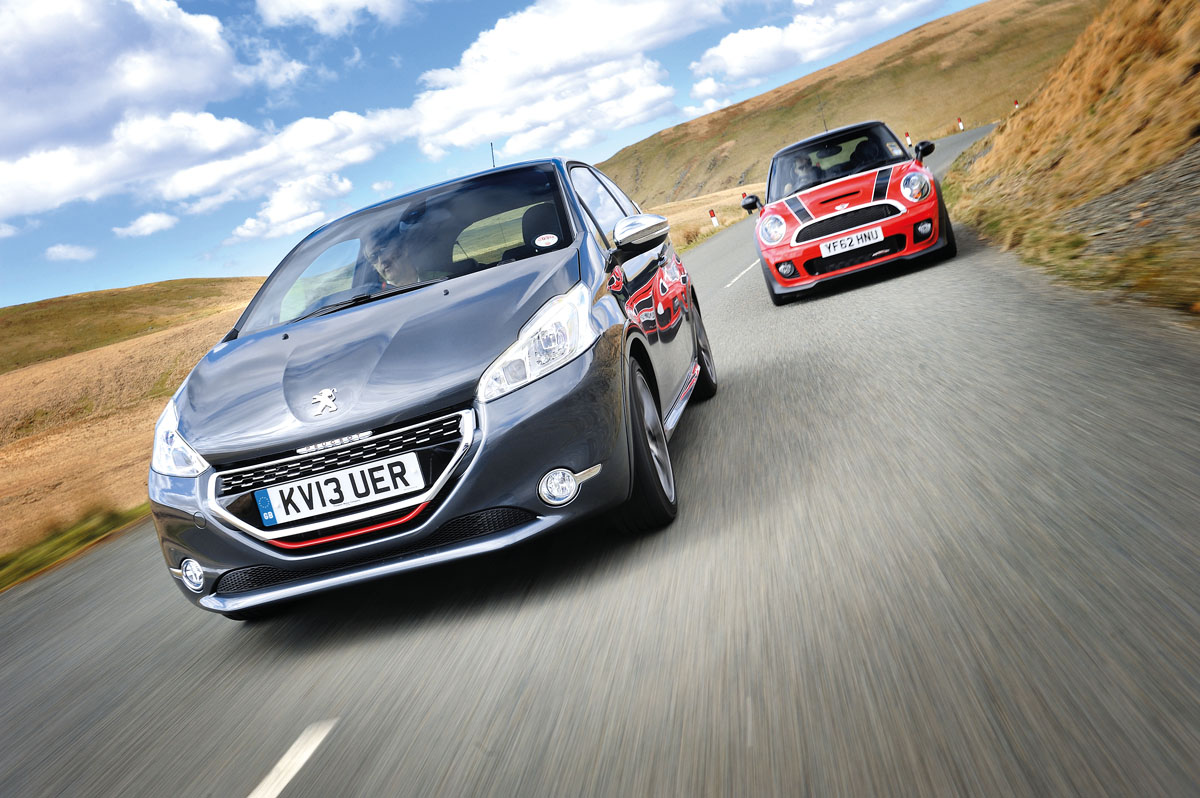 Peugeot 208 GTI vs Mini Cooper S JCW