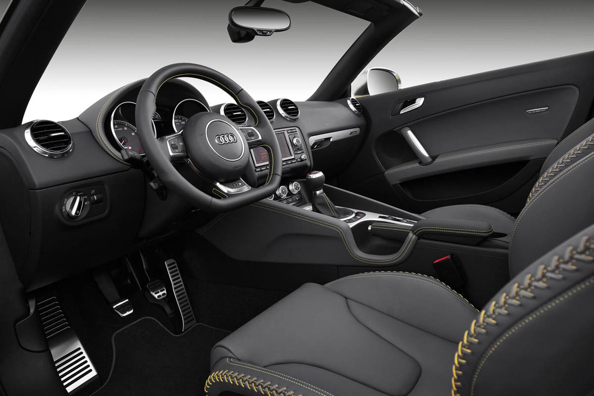 Audi TTS Competition interior