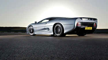 Jaguar XJ220