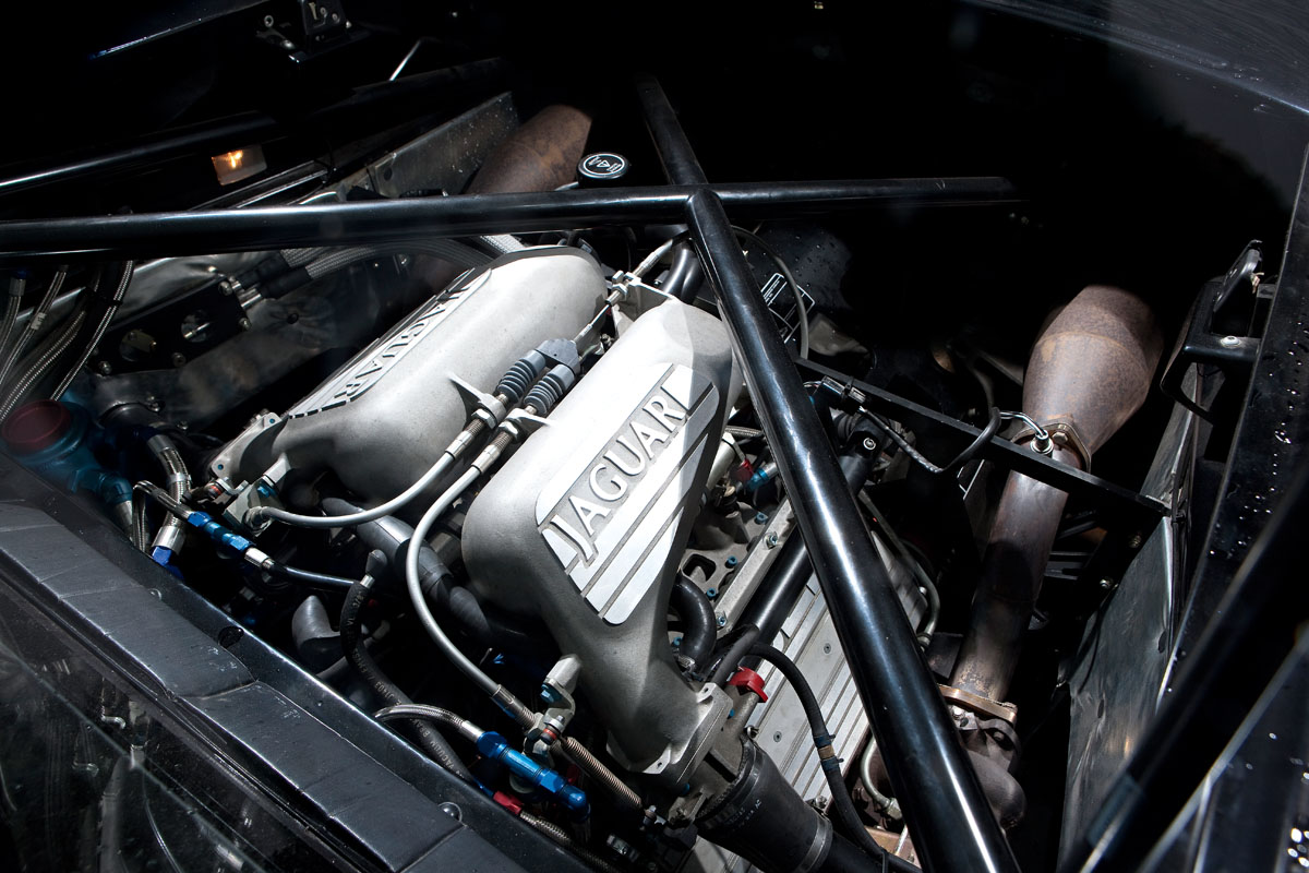 Jaguar XJ220 engine