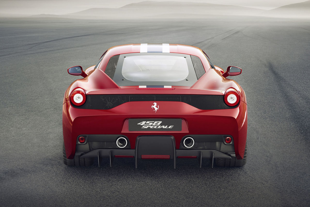 Ferrari 458 Speciale rear diffuser exhaust pipes