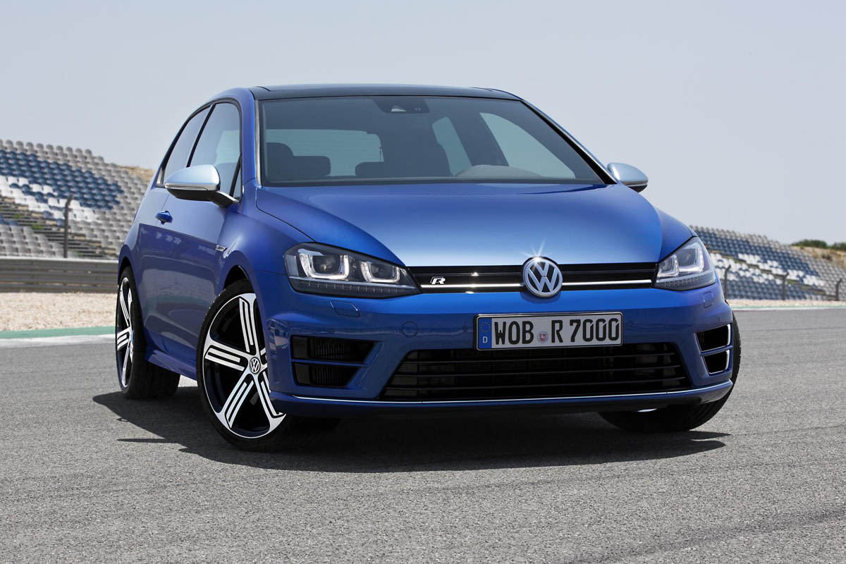 VW Golf R mk7 blue front