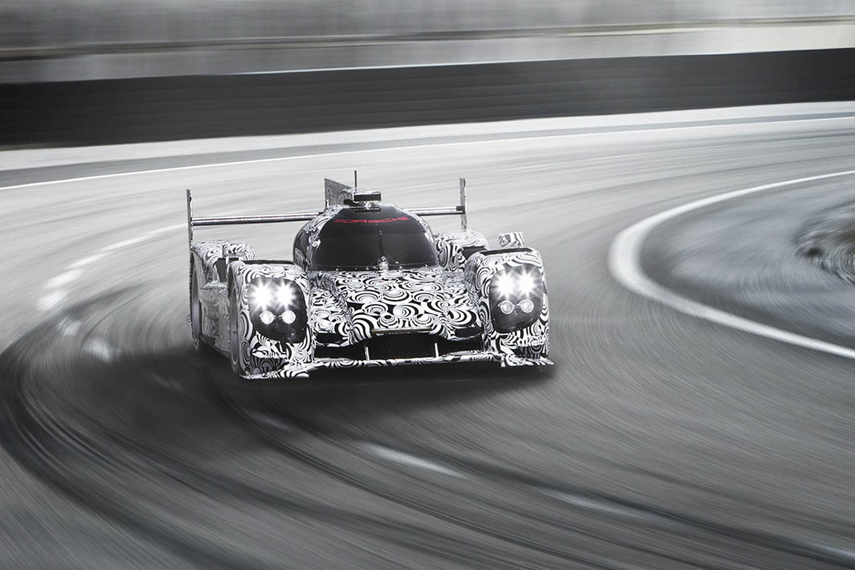 Porsche LMP1 Le Mans car cornering