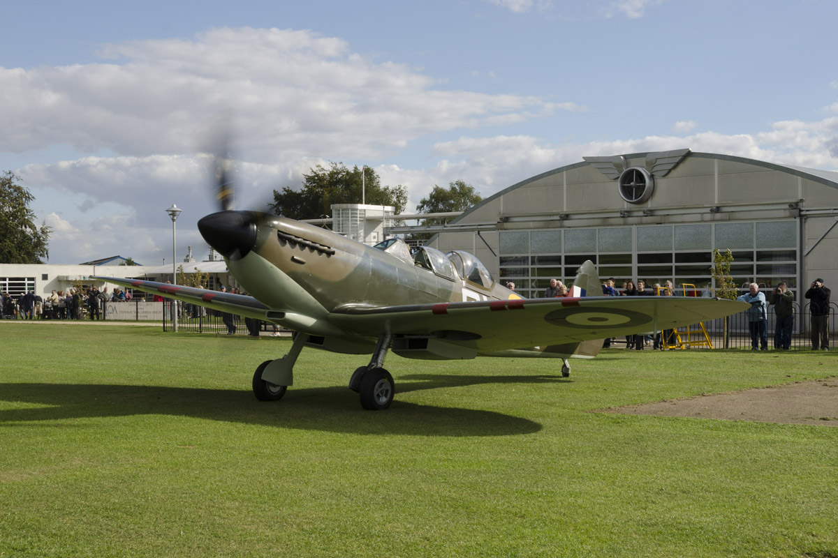 Sywell Classic: Pistons and Props event