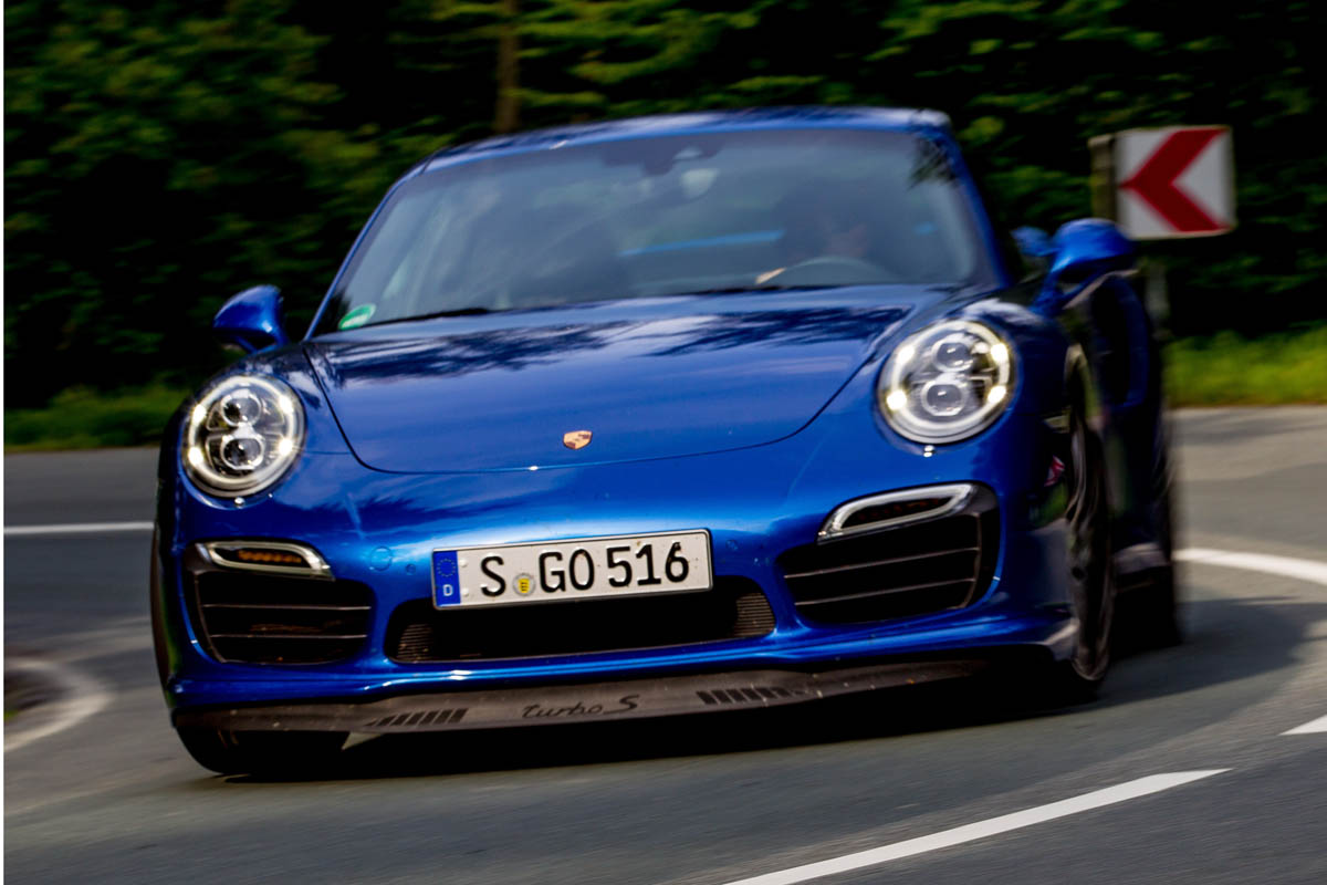 Porsche 911 Turbo S front cornering