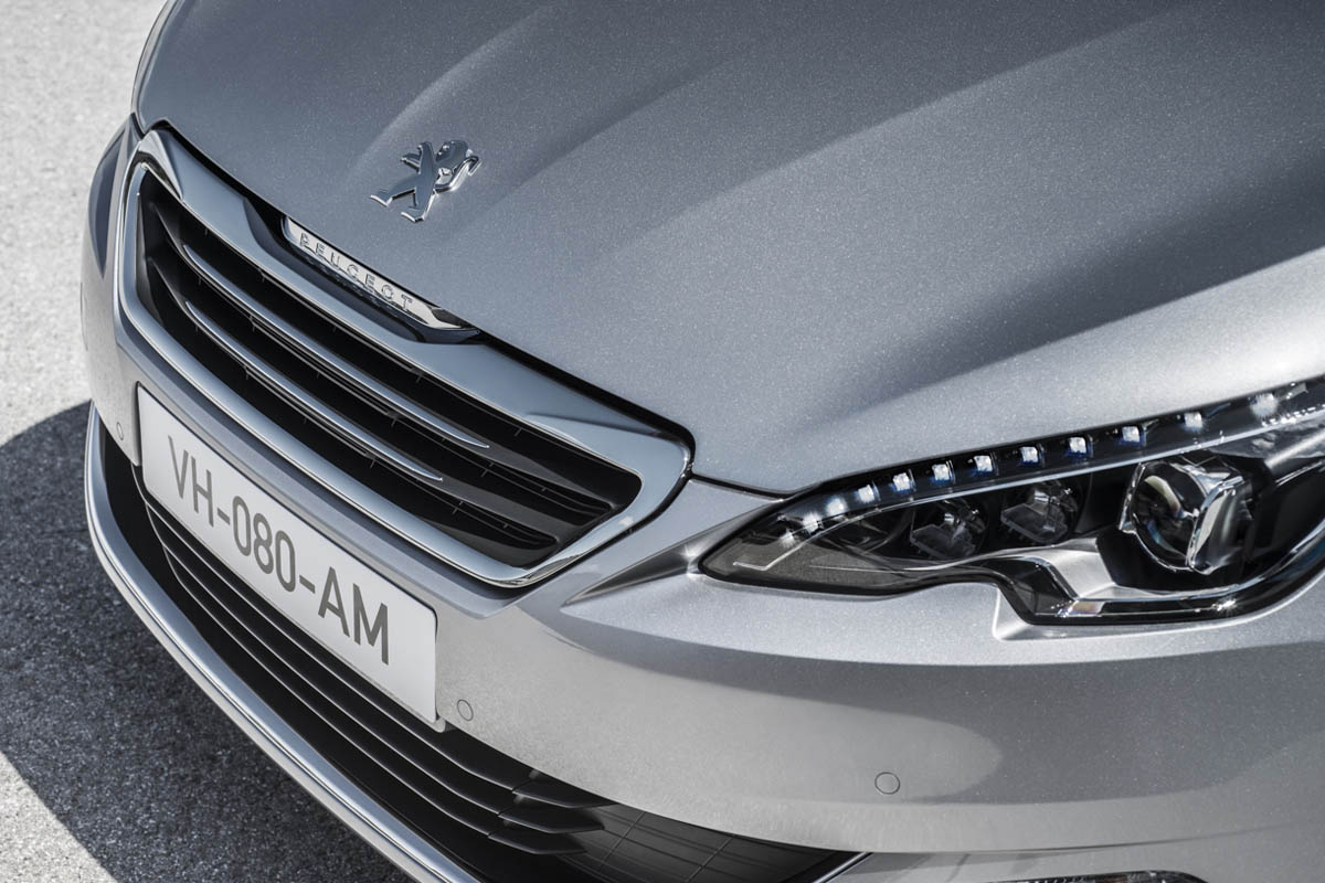 New Peugeot 308 front grille