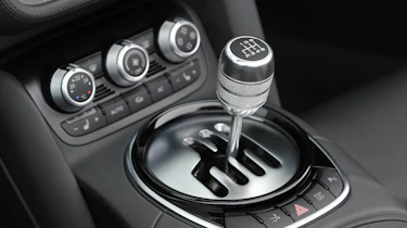 Audi R8 V8 manual open gate shift