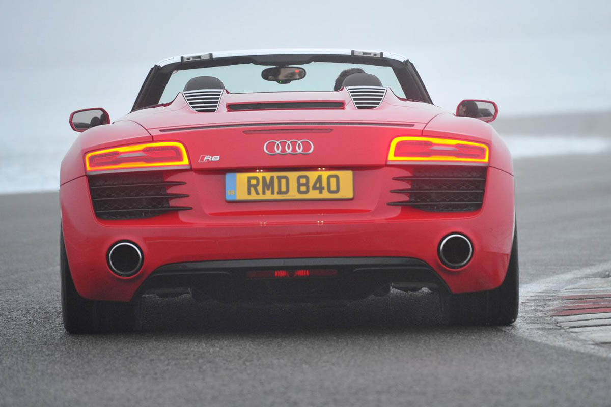 Audi R8 V8 red rear
