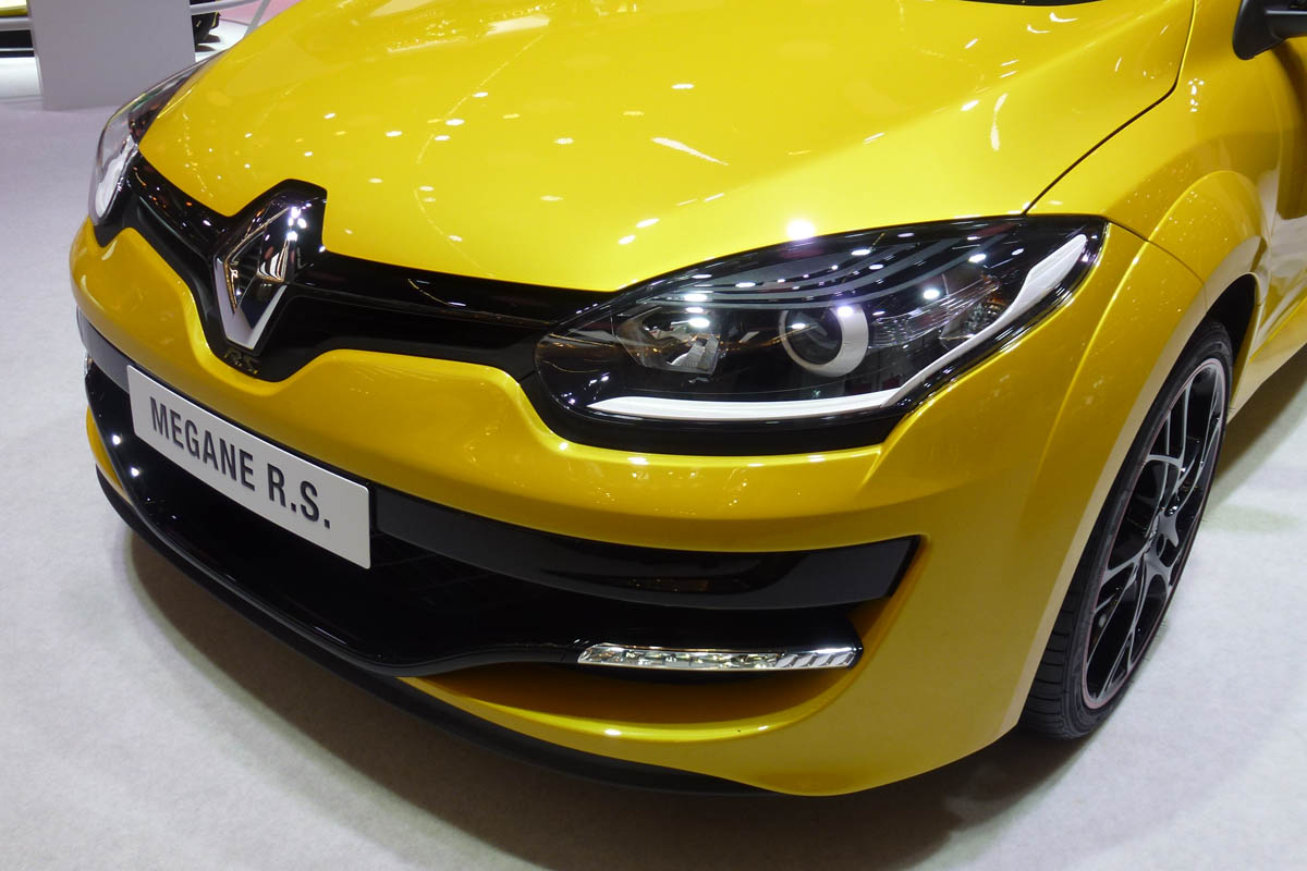 Renault Megane new front grille headlights