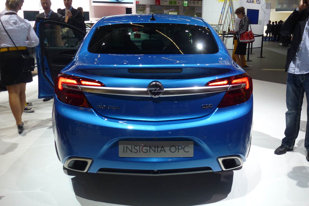 Vauxhall Insignia VXR blue rear