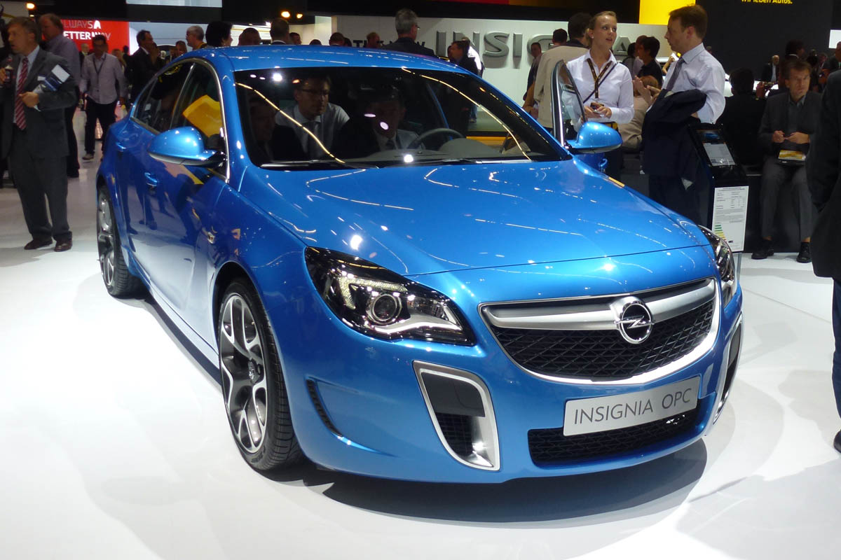 Vauxhall Insignia VXR blue front