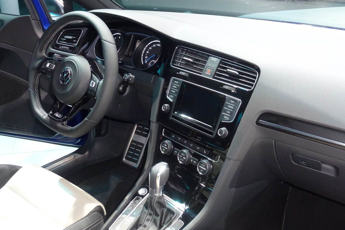 VW Golf R mk7 interior dashboard