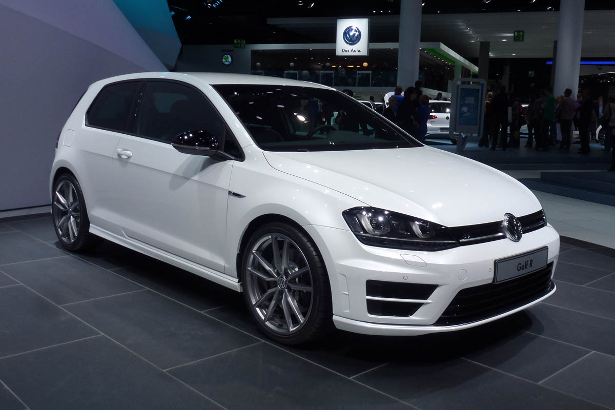 VW Golf R mk7 white front