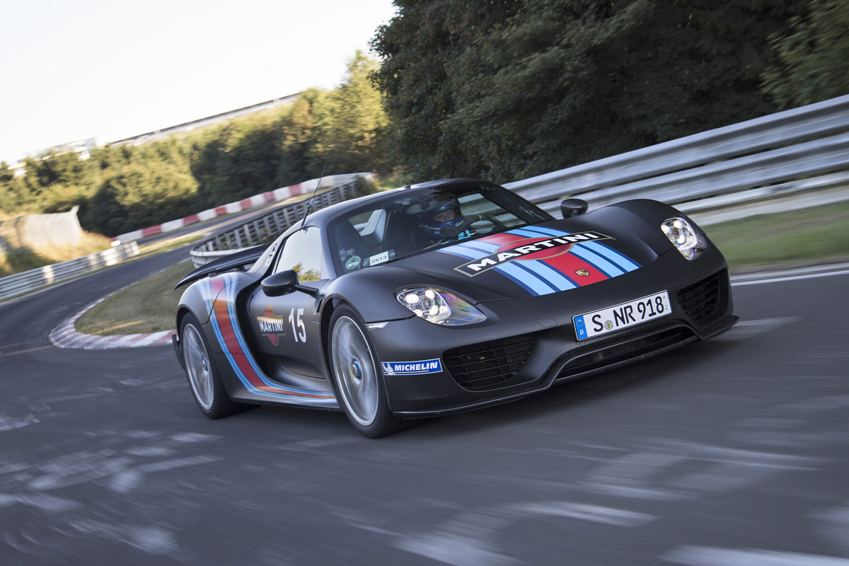 Porshche 918 6:57 Ring lap video