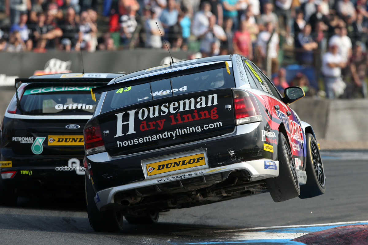 British Touring Cars Vectra two wheels
