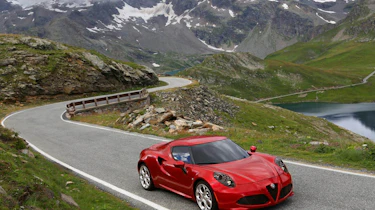 Alfa Romeo 4C alpine pass