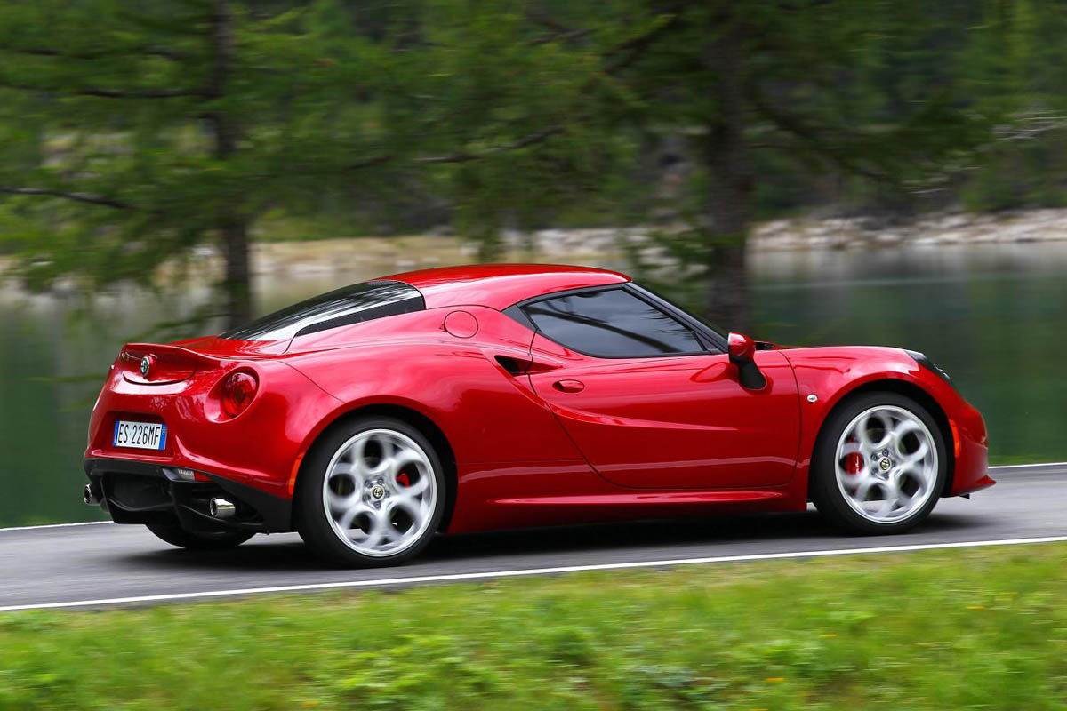 Alfa Romeo 4C red side profile