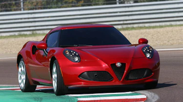 Alfa Romeo 4C red front