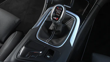 Vauxhall Insignia VXR SuperSport gearstick dashboard