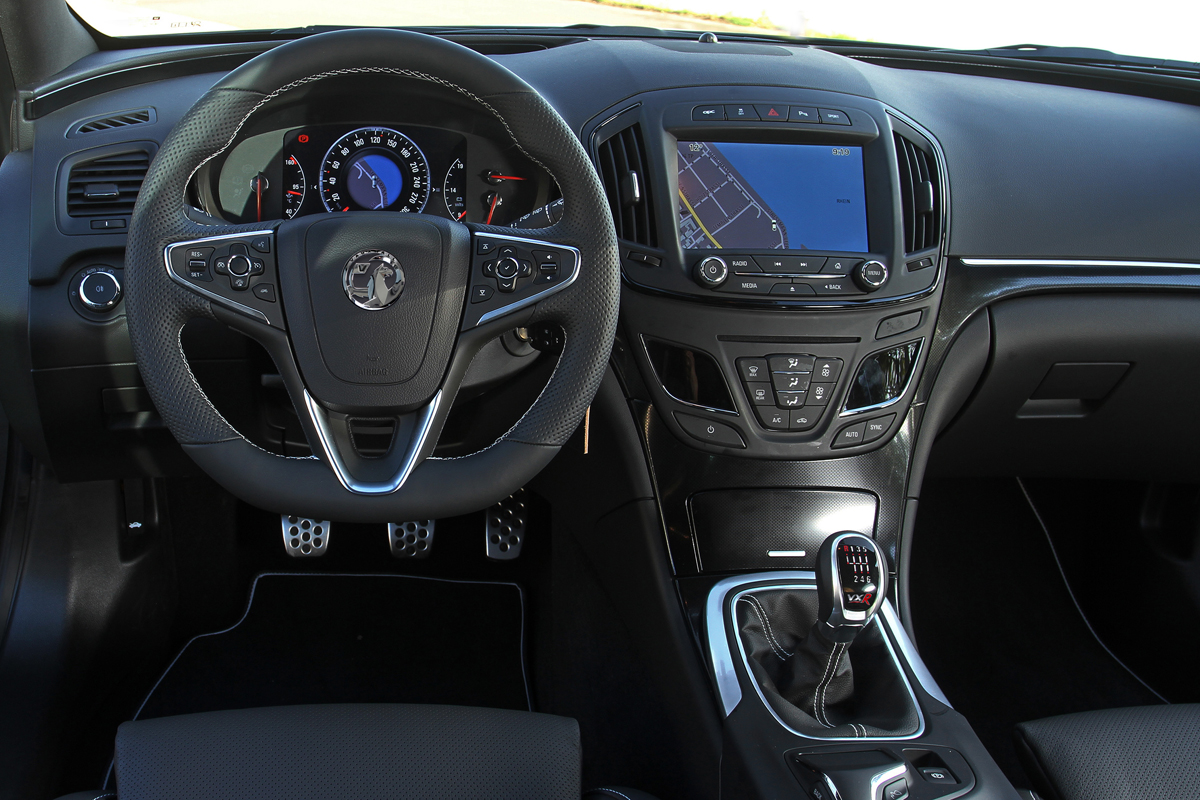 Vauxhall Insignia VXR SuperSport interior dashboard steering wheel