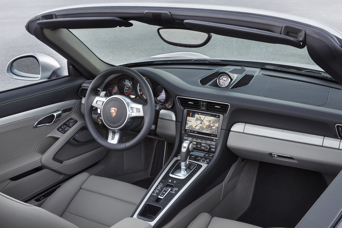 2013 Porsche 911 Turbo Cabriolet interior dashboard
